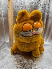 Vintage 1981 GARFIELD Stuffed 6  Sitting Plush Toy R Dakin  Co