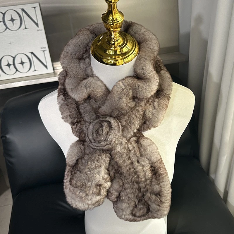 Bufanda de felpa de piel de conejo cálida de invierno hecha a mano bufanda con borde con volantes de doble cara para mujeres Foto 4 de 4