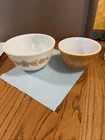 2-VINTAGE PYREX BUTTERFLY GOLD  MIXING BOWLS 401,402