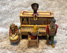 Lil Abner Dogpatch Band Tin Litho UNIQUE ART Wind-up Toy -  1940's era