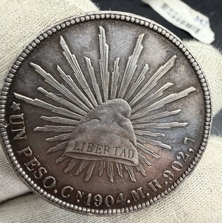 1904 Cn MH Un Peso 1 Peso MEXICO CITY MINT SILVER COIN XF