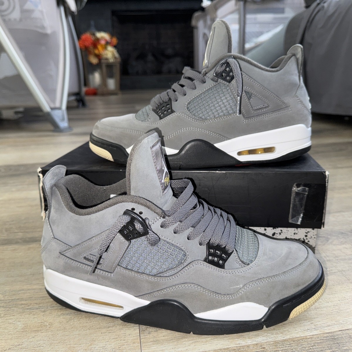 Nike Air Jordan 4 Retro Nike Air Jordan 4 Retro