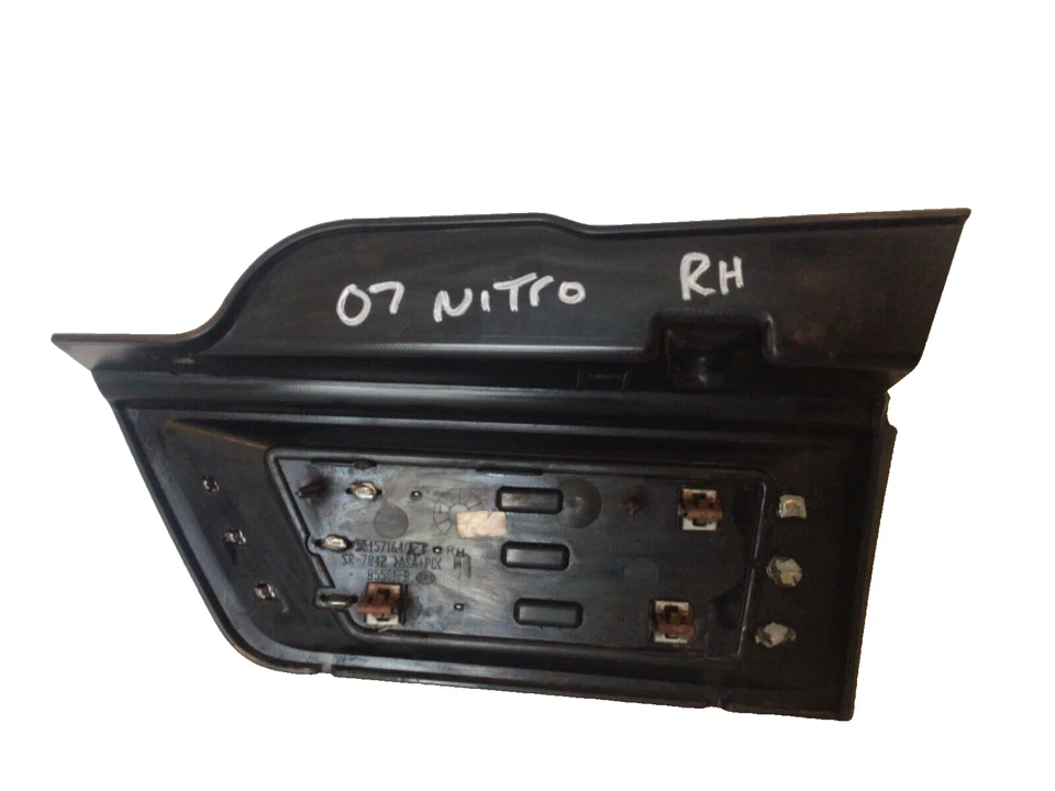 2007 - 2011 Dodge Nitro Driver & Passenger Fender Trim Molding Set RH LH OEM — 第 4/4 张图片