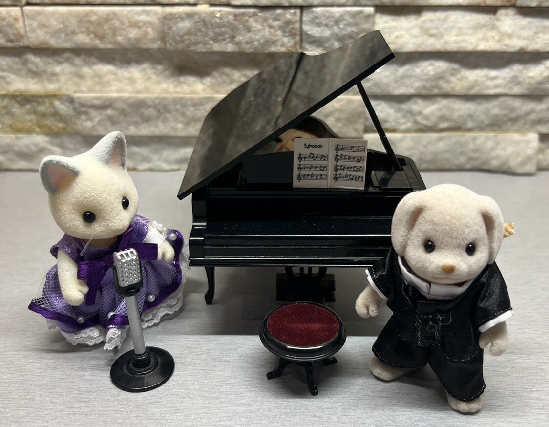 Tony Smyth Smyths Toys Furniture Sylvanian Families Ballroom Set