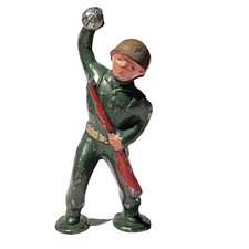 B243 Barclay Podfoot Toy Soldier Grenade Bomb Thrower Green Pod Foot Dimestore