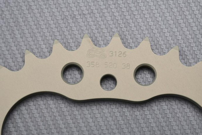 Couronne Renthal Light 520 réduction de poids pour Ducati 848 Evo 2011