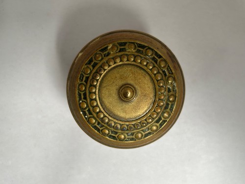 Lotto di "2" pomelli per porta vintage antichi ornati in rilievo (A15) - Foto 8 di 10