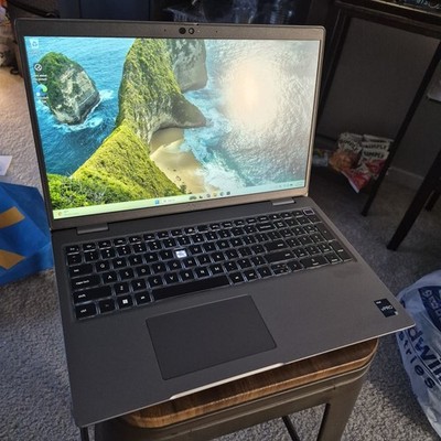 Dell Latitude 5530 15.6'' Core i7 - 16GB DDR4 - 512GB SSD Win11 Pro