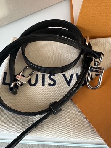 Louis Vuitton Side Trunk MM Bag - Picture 7 of 9