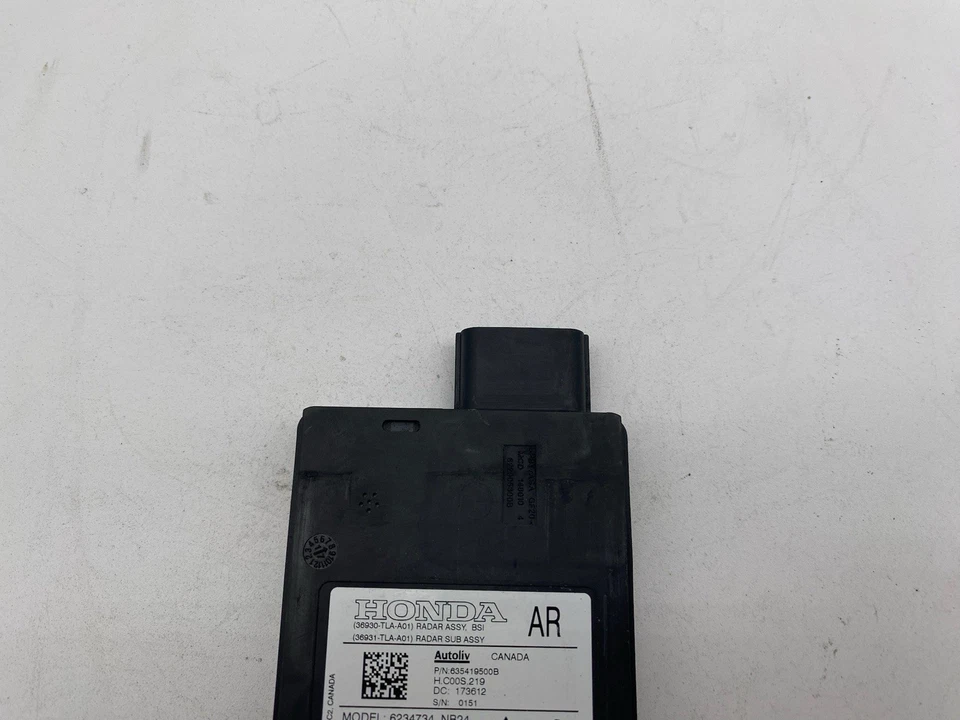 Sensor radar punto ciego lado pasajero Honda CR-V 2020-2022 OEM 36930-TLA-A01 Foto 2 de 4