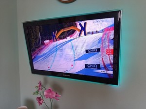 32 Zoll Samsung LED TV x Full HD x 1920x1080 x mit Standfuß