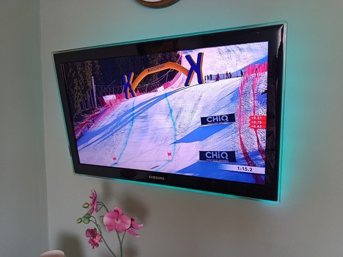 32 Zoll Samsung LED TV x Full HD x 1920x1080 x mit Standfuß