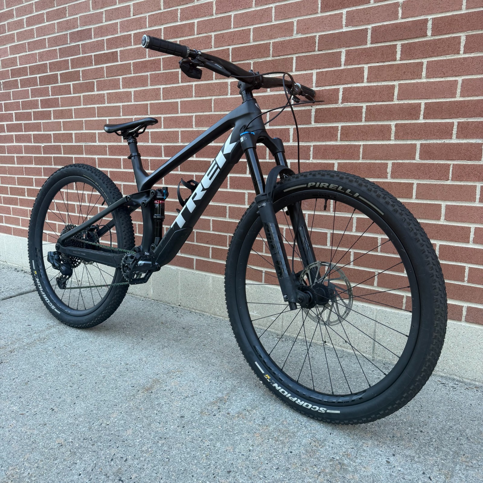 Trek Fuel EX 9.8 GX AXS Project One 2023 Large Full Carbon Fiber Mountain Bike
