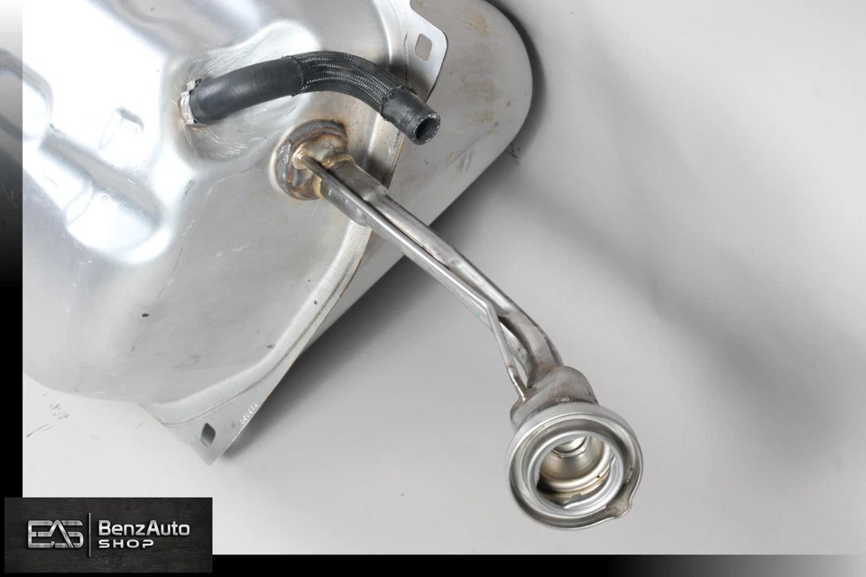 03-12 Mercedes R230 SL55 AMG Conjunto de depósito de combustible 2304703501 OEM Foto 4 de 4