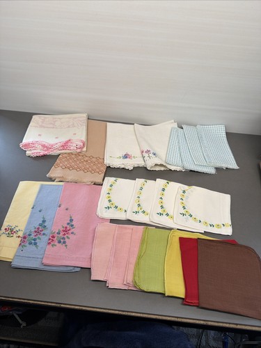 Lot Of Vintage Linen Cloth Napkins Embroidered Floral, Multicolored Napkins Bt9