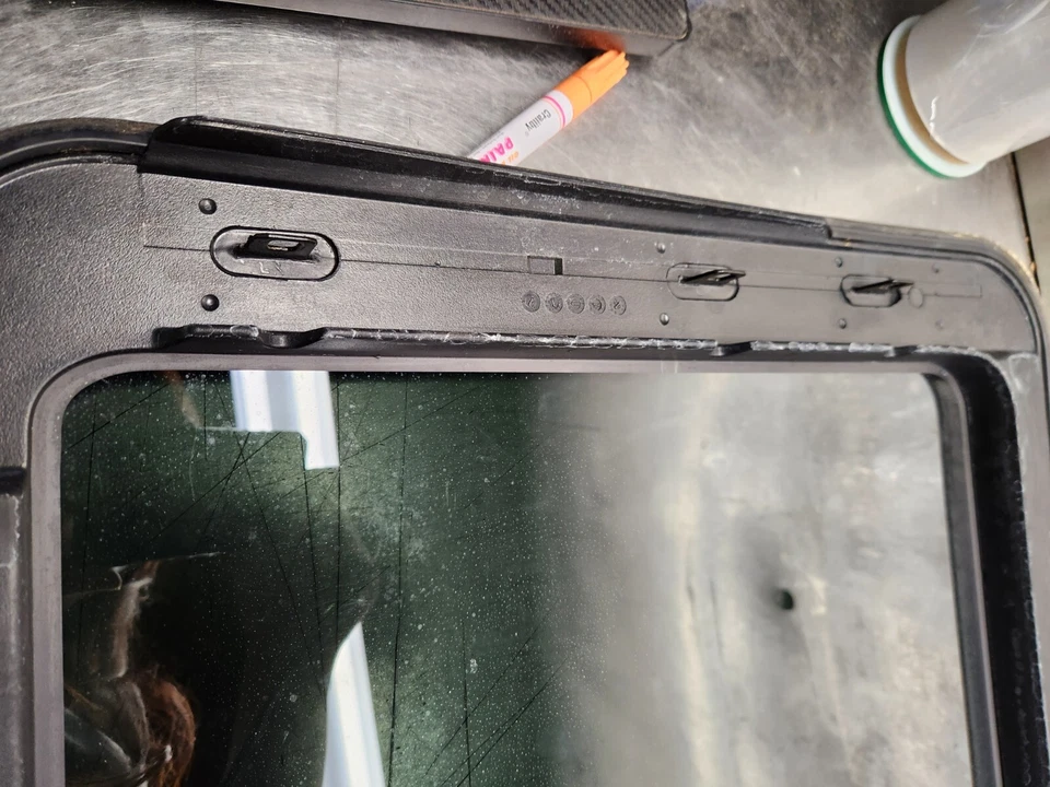 08-16 Chrysler Town & Country Grand Caravan Sunroof Glass Green Tint 68028578AA - Image 3 of 4