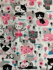 SCRUB TOP SIZES: L, M, S, XS DANCING KITTY CAT NWT NURSE MEDICAL VET TECH CNA