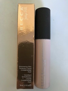 becca champagne pop liquid highlighter