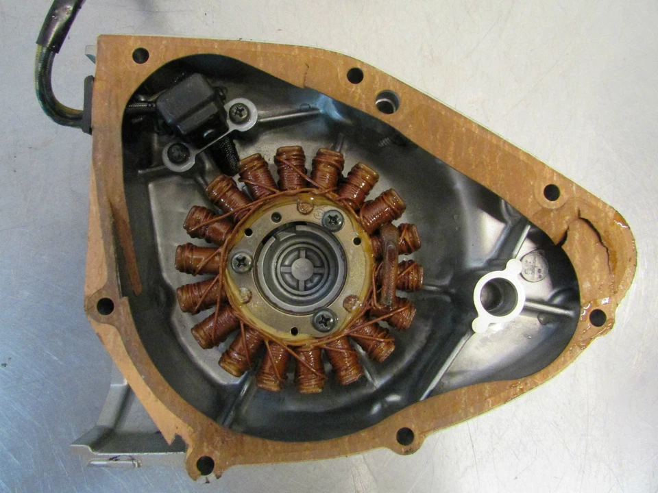 Arrancador y cubierta OEM B22 G SUZUKI DR 125 1996 Foto 4 de 4