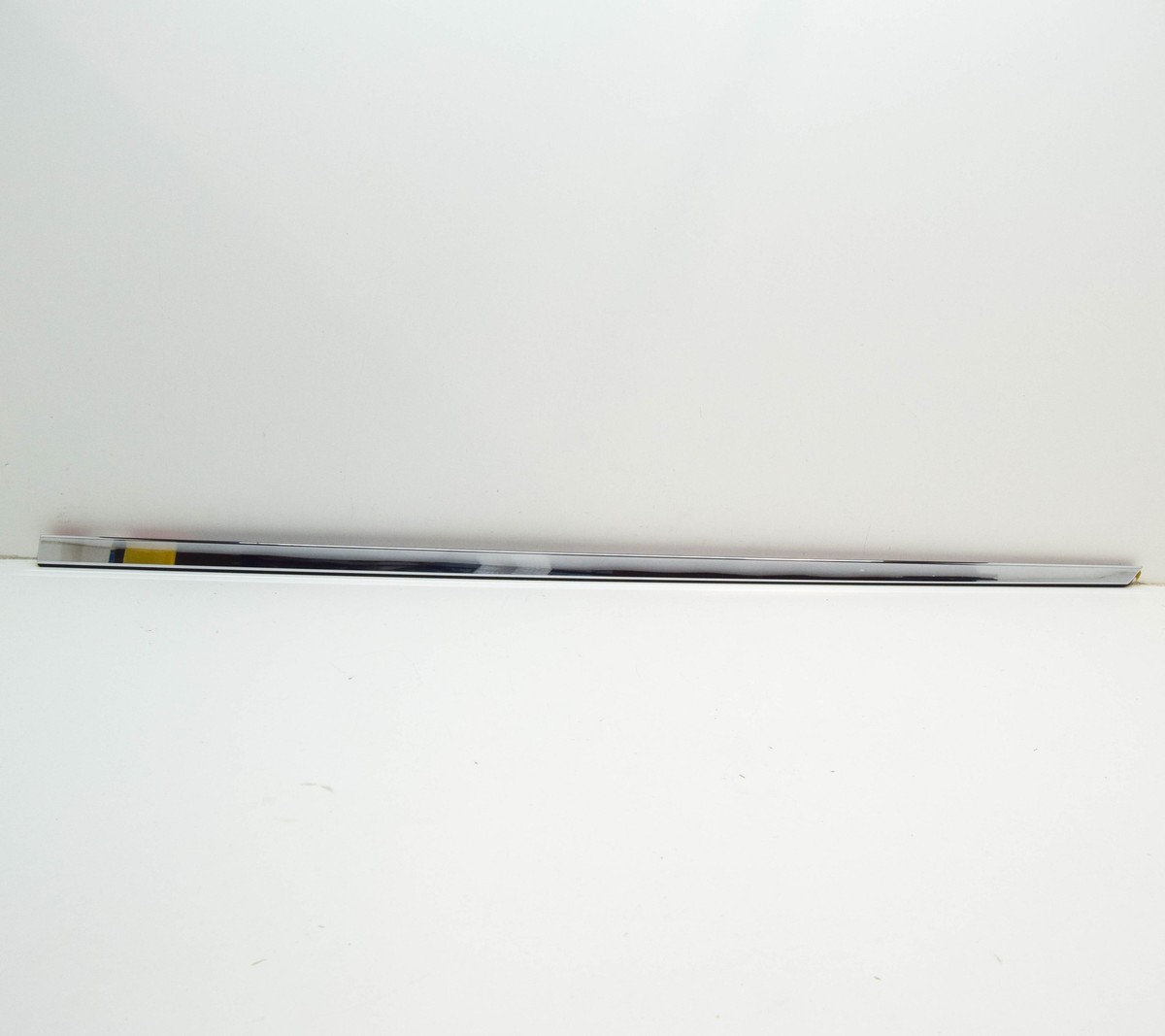 2020 MERCEDES-BENZ EQS V297 Front Right Door Strip Trim