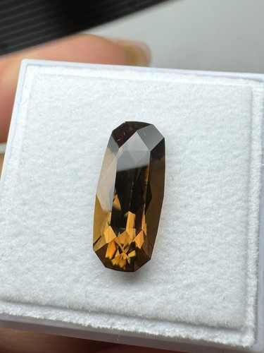 Facettierter ENSTATIT (3.12 cts.) Faceted Enstatite , Tansania - Picture 3 of 5