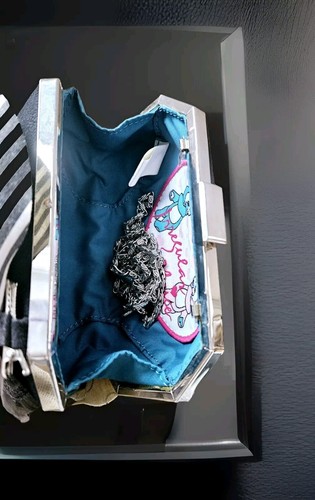 Vintage IRREGULAR CHOICE Sweety Bird Black Velvet Clutch With Long Chain. - Picture 4 of 6