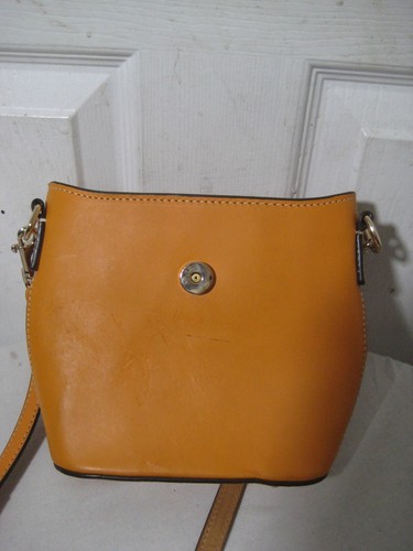 Dooney & Bourke Umhängetasche Senf Leder. - Bild 16 von 17