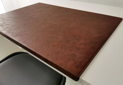 PROFI MATS PM Gewinkelte Schreibtischunterlage in Lora Kunst Leder 70 x 47 braun