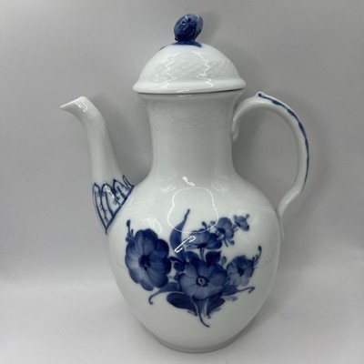 Royal Copenhagen 6-Cup 'Blue Flower' 10 Inch COFFEE POT #10/8189