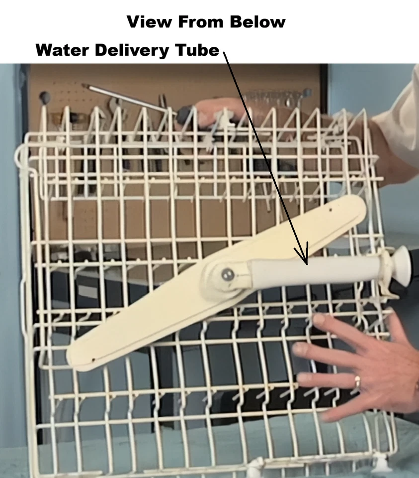 Brazo rociador medio tubo de suministro de agua Whirlpool 675808 Kenmore KitchenAid Maytag Foto 4 de 4