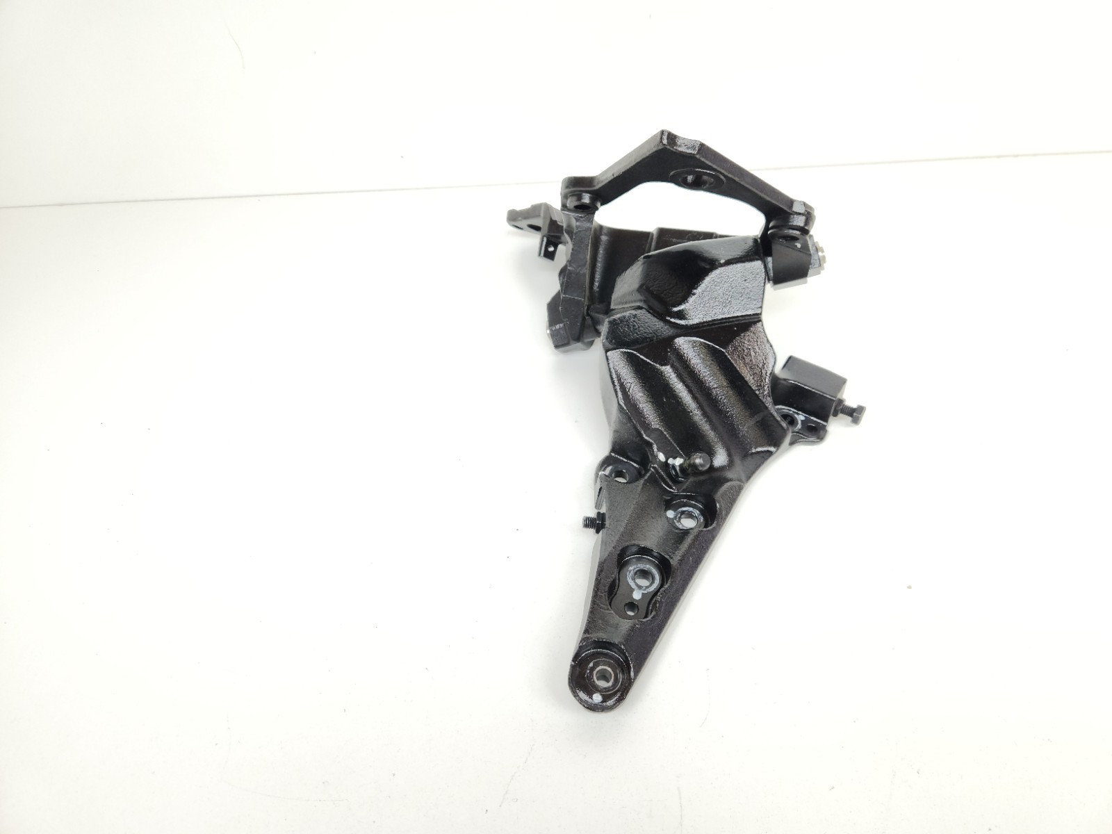 2015-2017 MCLAREN 675LT FRONT RIGHT SIDE DOOR HINGE SUPPORT BRACKET OEM