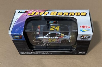 2000 Jeff Gordon SIGNED Dupont Revell 1:43 scale car case