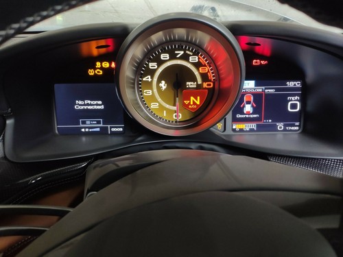 2017 FERRARI GTC4 LUSSO 6.3L V12 BREAKING - Picture 9 of 10