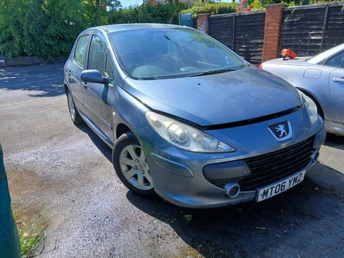 2006 Peugeot 307 for Parts or Repair - Picture 5 of 10