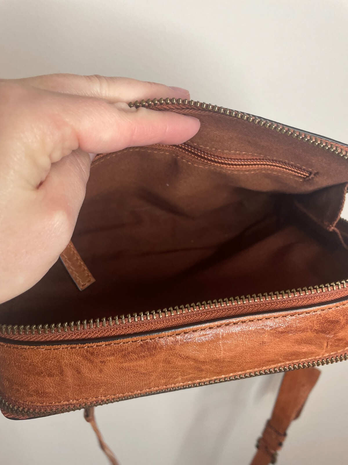 Frye Camera Bag Distressed Brown Leather Crossbody Gem