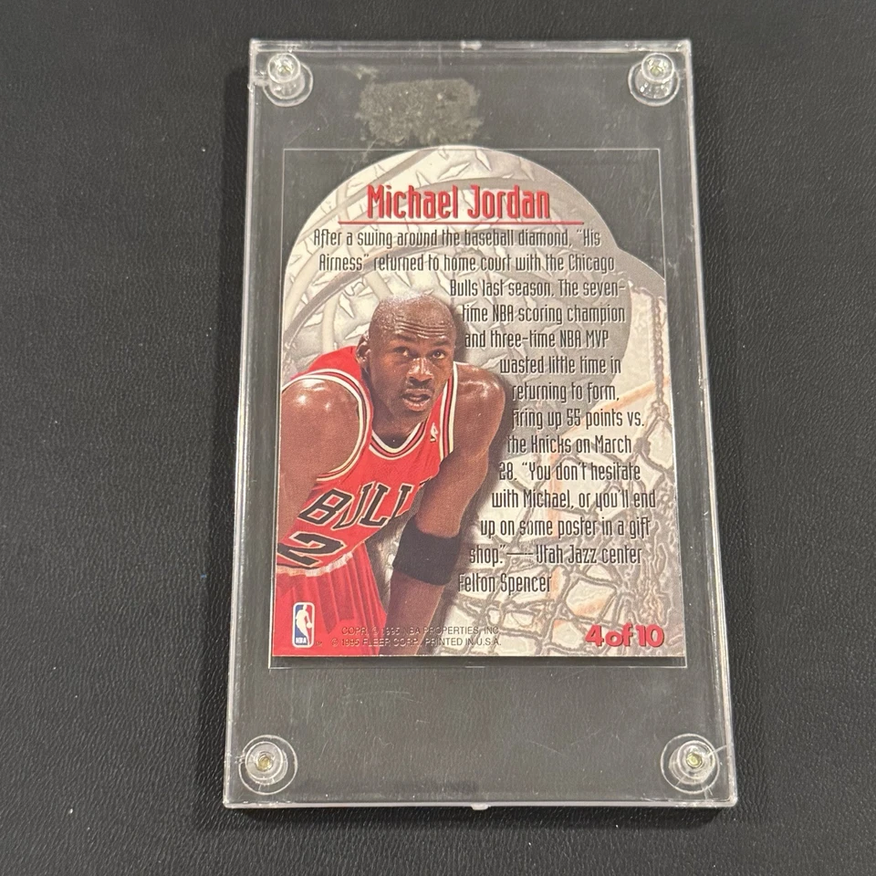 1995-96 Fleer Metal Maximum Metal Troquelado #4 Michael Jordan Chicago Bulls Salón de la fama Foto 2 de 2