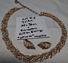 Vtg Very Pretty Pearl Trifari Necklace Choker w Clear rhinestones Gold Tone #5