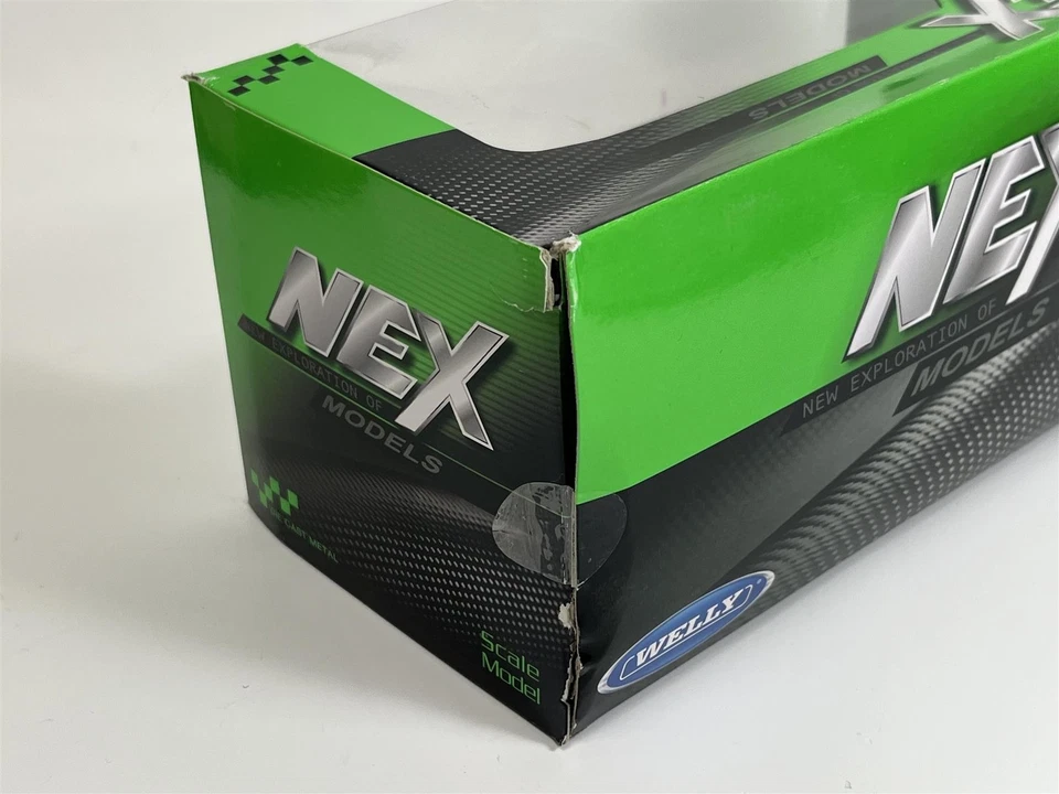 Bugatti Chiron Red Black 1:24 Scale Welly 24077RD B26 - Image 4 of 4