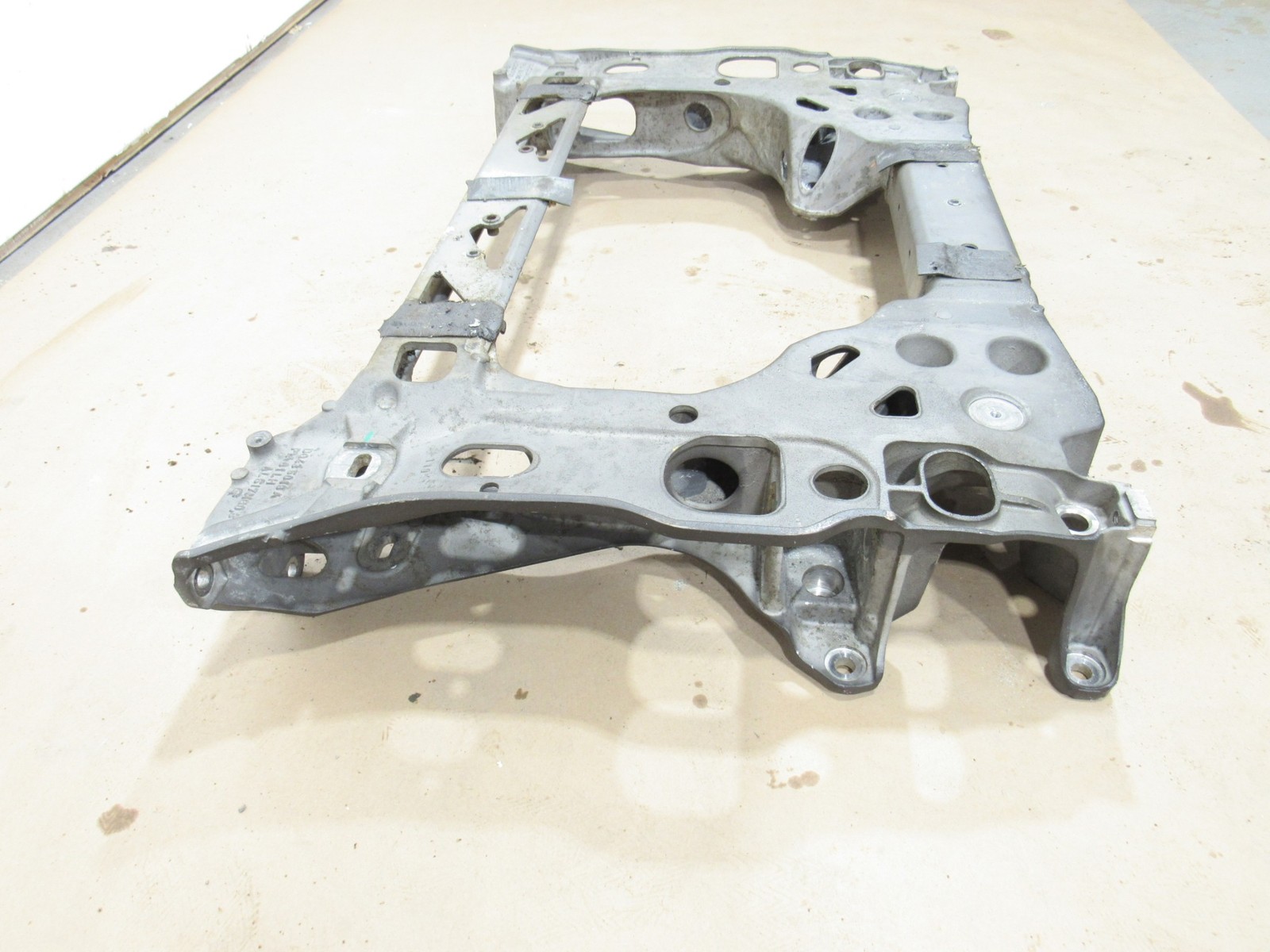 14-18 Aston Martin Vanquish 2014 5.9L RWD Front Engine Subframe Crossmember Y2