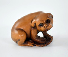 VINTAGE JAPANESE HAND CARVED WOOD NETSUKE FOO DOG FIGURE