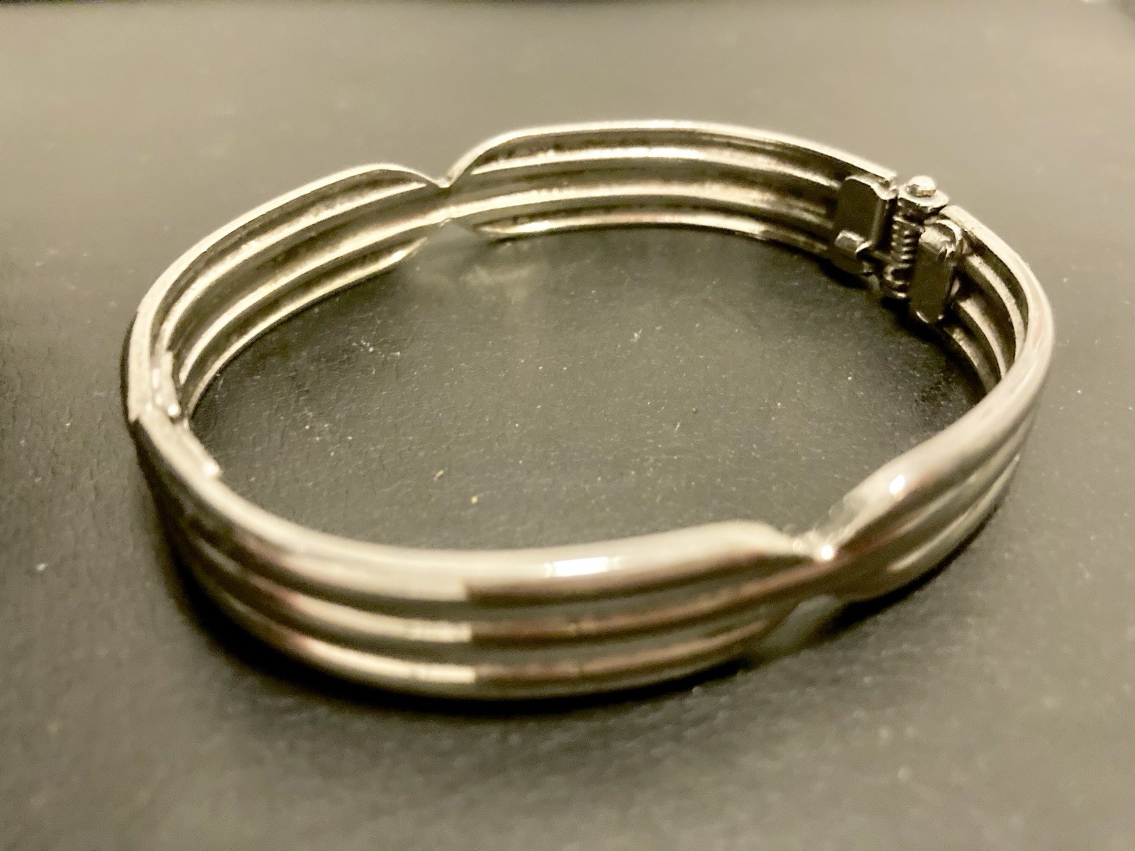 Vintage Silver-Plate Spring Clasp Hinge Bracelet … - image 10
