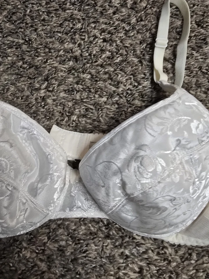 Sujetador De Colección Gilligan O’Malley Blanco Acolchado Balconette Push-Up Mancha Talla 36B Foto 3 de 4