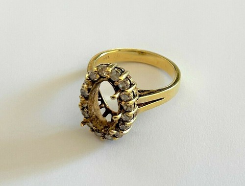Zambian Emerald (GIA) with 18k Yellow Gold and Diamond Mounting Ring Size 4.75 - Picture 5 of 12