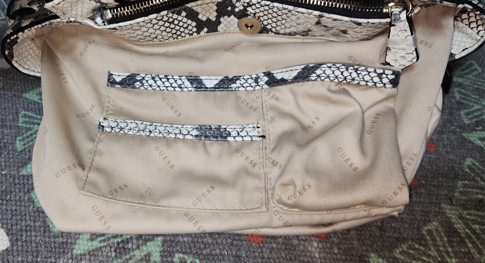 Sequined Lilly GUESS Bag Python Satchel HWPG685306 - image 12