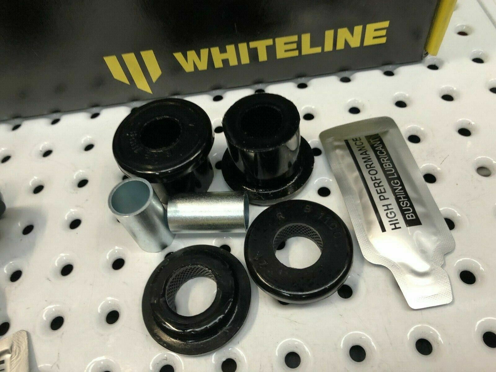 FRONT LOWER CONTROL ARM BALL JOINTS & WHITELINE BUSH KIT CALAIS HSV VX