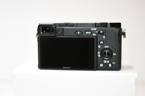 Appareil photo sans miroir Sony a6400 avec objectif 16-50 mm f/3,5-5,6 OSS II - ILCE-6400AK - Photo 3/3