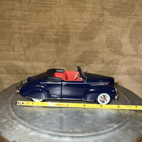 Signature (NMMM) 1939 Lincoln Zephyr Convertible Dark Blue Diecast 1/32 NOS - Picture 3 of 12