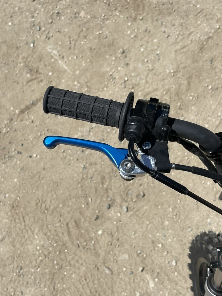 Комплект складных и регулируемых тормозных рычагов Yamaha PW 50 Aftermarket Minis. СИНИЙ - Изображение 2 из 4