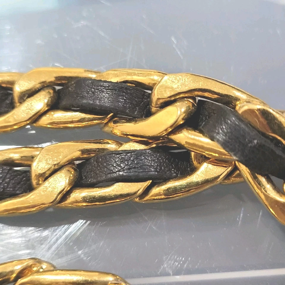 ✨️CHANEL✨️ CINTURÓN COLLAR CADENA MEDALLÓN CLÁSICO PESADO CHAPADO EN ORO 24k  Foto 3 de 4