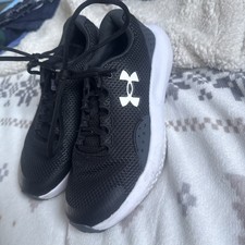 Women’s Size 5 Under Armour Running Shoes